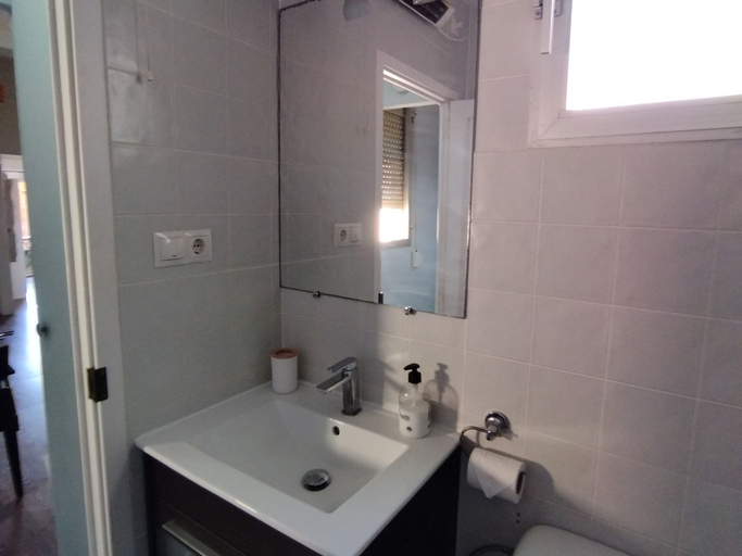Room 4, Luminous Flat in Great Location, Valencia
