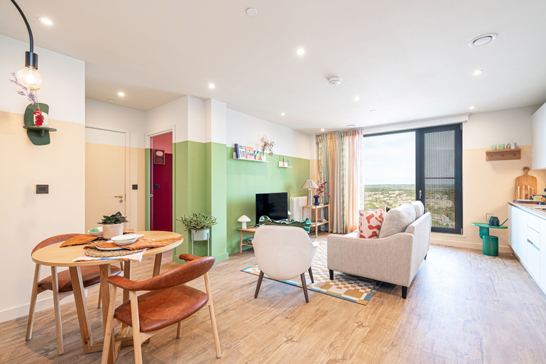 Room 3, The Eades Laura Perryman 1 Bed, London