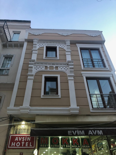 Exterior & Views