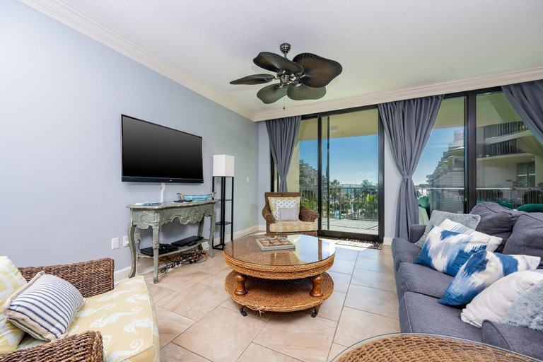 Living area 5, Phoenix On The Bay 1414 2 Bedroom Condo, Baldwin