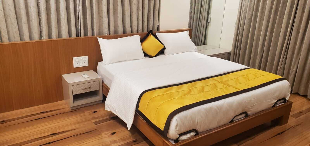 Room 5, KRISHNA SAI SUITES, Ahmadnagar