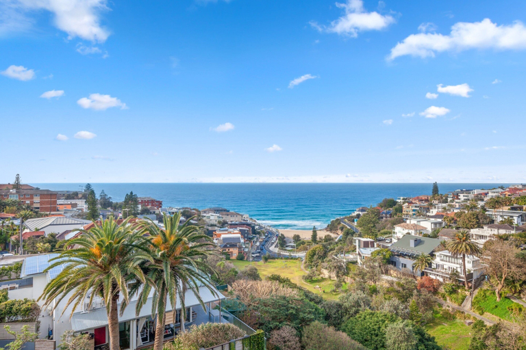 Balcony 4, Bright Tamarama 2-bed With Balcony Water View, Sydney