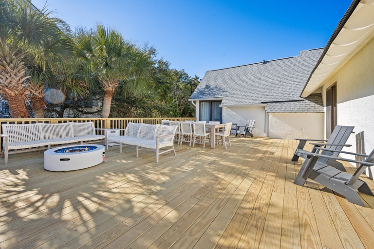 Outdoor dining 4, Spacious Second-row Home With Ocean Views In Debordieu, Pet Friendly! 7 Bedroom Home by Peace Vacations, Georgetown