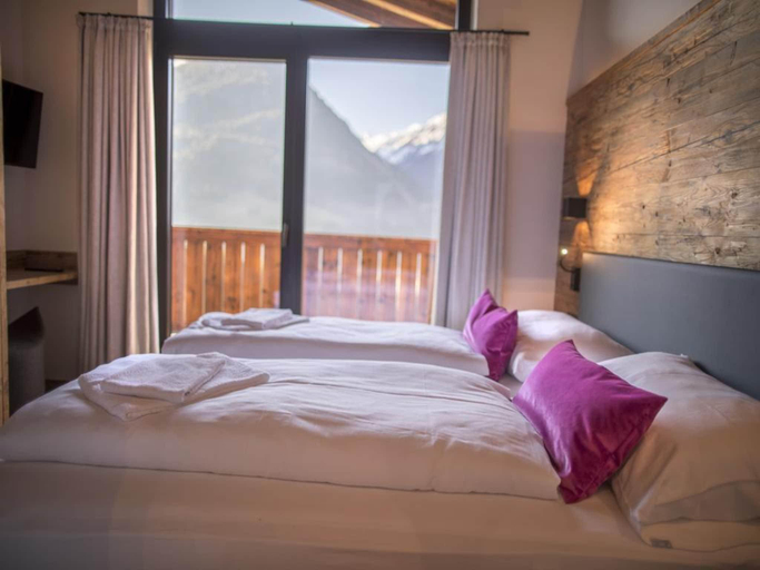 Bedroom 3, Chalet Retreat with Terrace Sauna, Zell am See