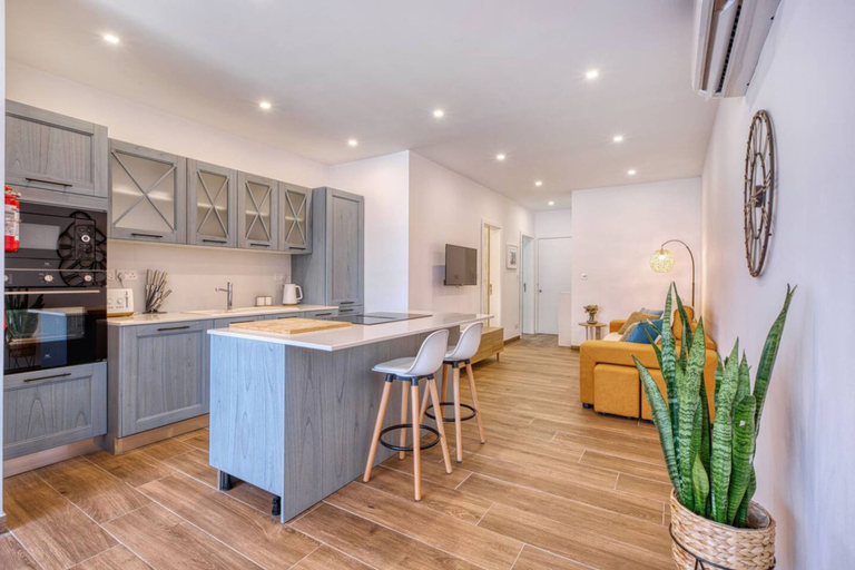 Room 5, Qala Tranquil Escape - Stylish With Terrace AC