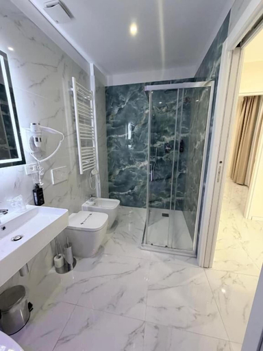 Bathroom 4, Hotel Margot, Milano