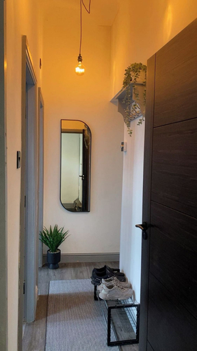 Interior 3, 2 Bed Flat - Sleeps 5 - Parking - Wifi, Leeds