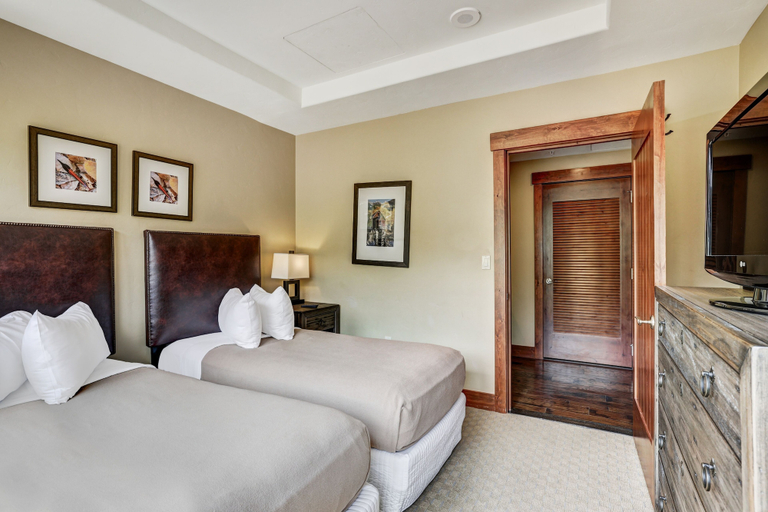 Bedroom 3, One Ski Hill Place S8421, Summit