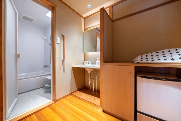 Bathroom 3, Ryokufuso, Kyoto