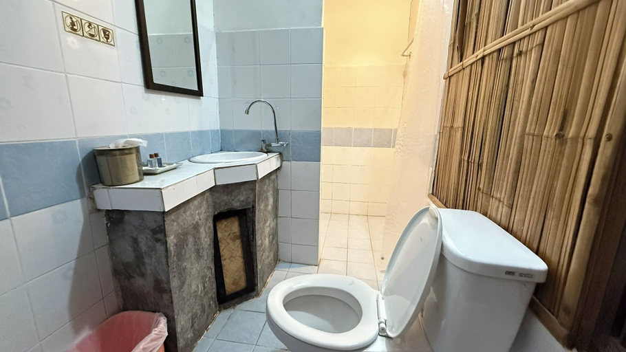 Bathroom 3, Pai Vintage Garden Resort, Pai