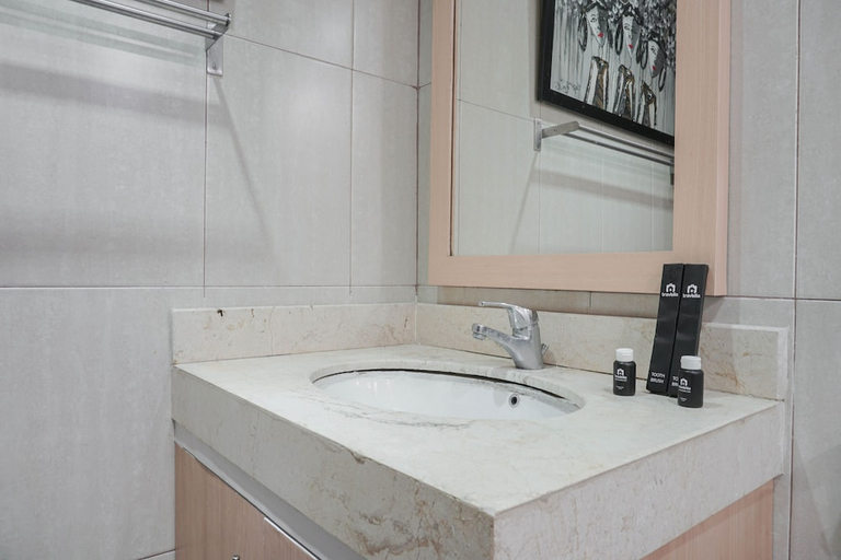 Bathroom 2, Comfort and Cozy Studio at MT Haryono Square Apartment, South Jakarta