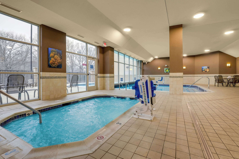 Sport & Beauty 2, Drury Inn & Suites Charlotte Arrowood, Mecklenburg