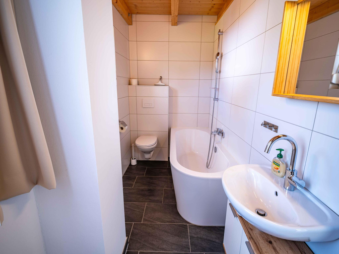 2, Villa with terrace, sauna near the border triangle, Villach Land