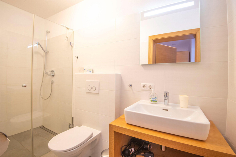 Bathroom 4, Apartment Near the ski Slope in Brixen, Kitzbühel
