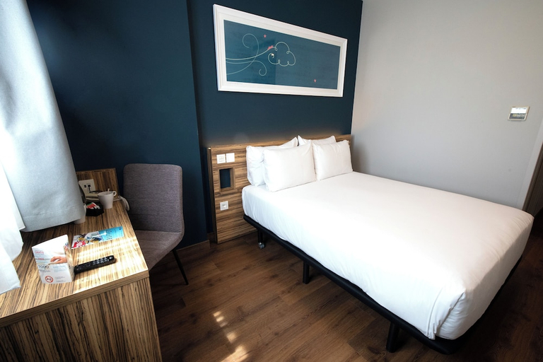 Bedroom 3, Travelodge Madrid Metropolitano, Madrid