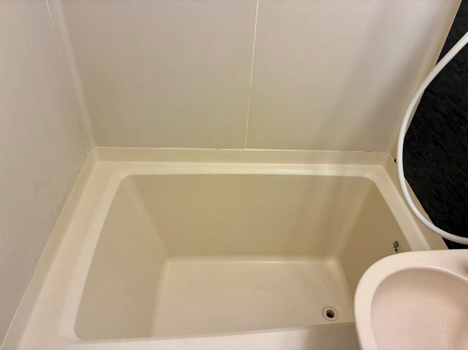 Bathroom 5, Corpo SKR, Nishitōkyō