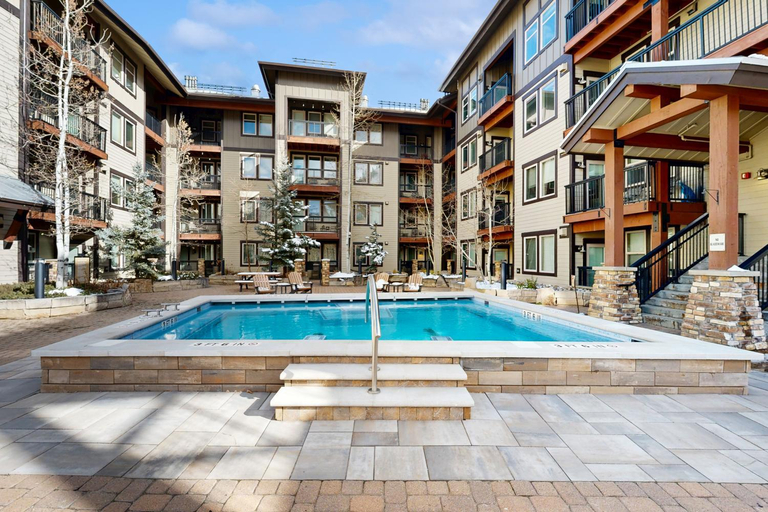 Sport & Beauty 2, Ski-In Ski-Out Modern Mountain Condo, Grand