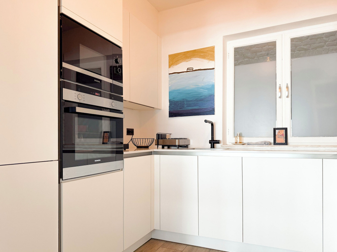 Room 5, Centrally Located Apartment in Hasselt, Limburg