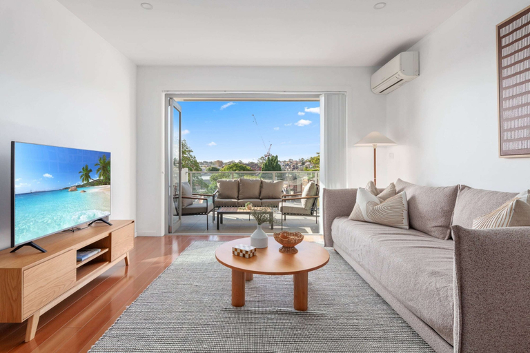 Living area, Bright 2-Bed Apartment with Balcony & Garage, Sydney