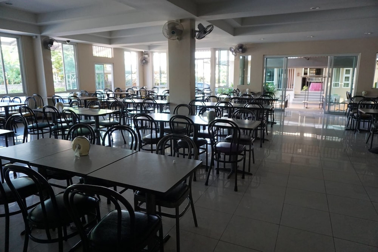 Food & Drinks 3, Maihom Resort Dechatiwong Bridge, Muang Nakhon Sawan