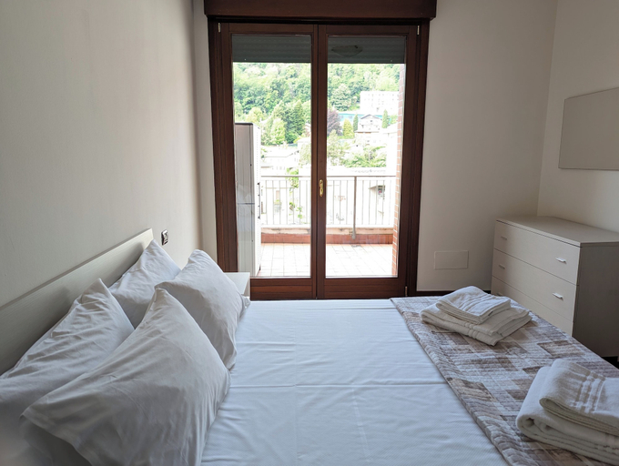 Room 2, Spina Verde, Como