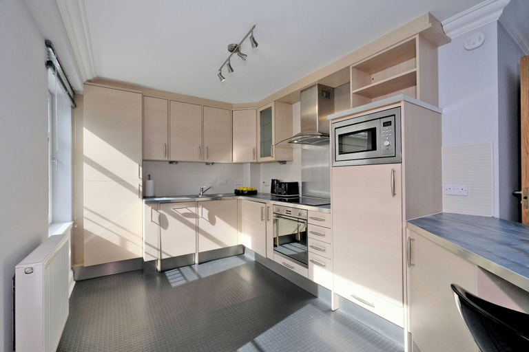 Room 3, Spacious 3 Bed in Aberdeen s Westend, Aberdeen
