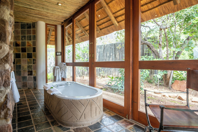 Bathroom 5, Ekuthuleni Lodge, Waterberg