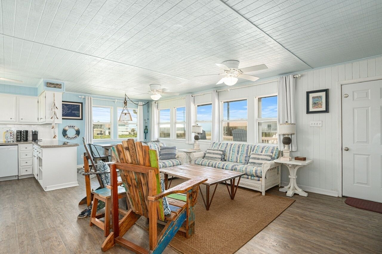 Living area 3, Bolivar Del Mar 3 Bedroom Home by RedAwning, Galveston