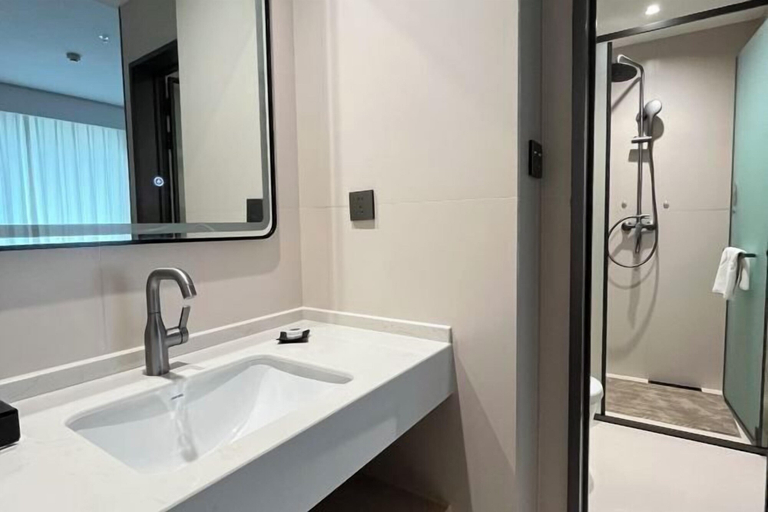Bathroom 5, Meile Hotel, Shiyan