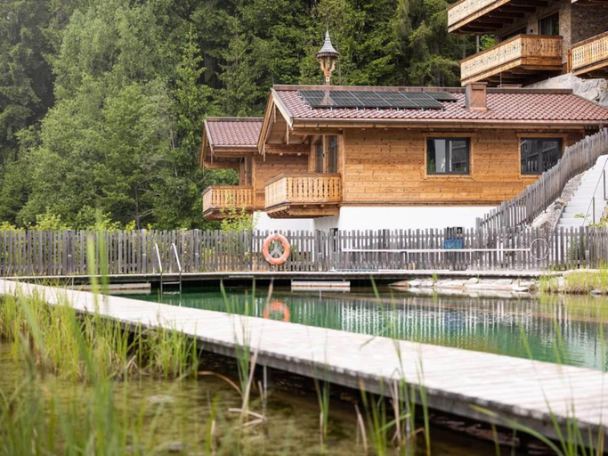 5, Chalet near Ski Lift with Garden, Zell am See