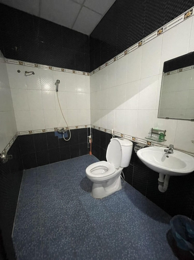 Bathroom 2, Hong An Motel, Da Nang
