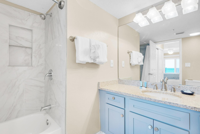 Bathroom 4, Islander Beach Resort 6012, Okaloosa