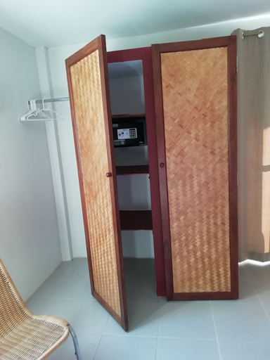 Bedroom 2, Longan Tree, Saraphi