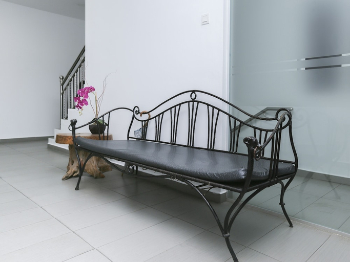 Public Area 3, OYO 89915 East Mount Hotel, Pontian