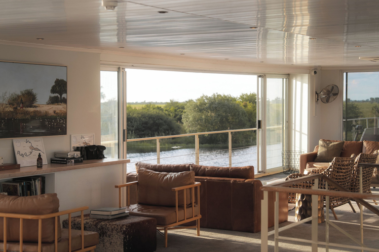 Living area 2, Zambezi Queen by Mantis, Kabe