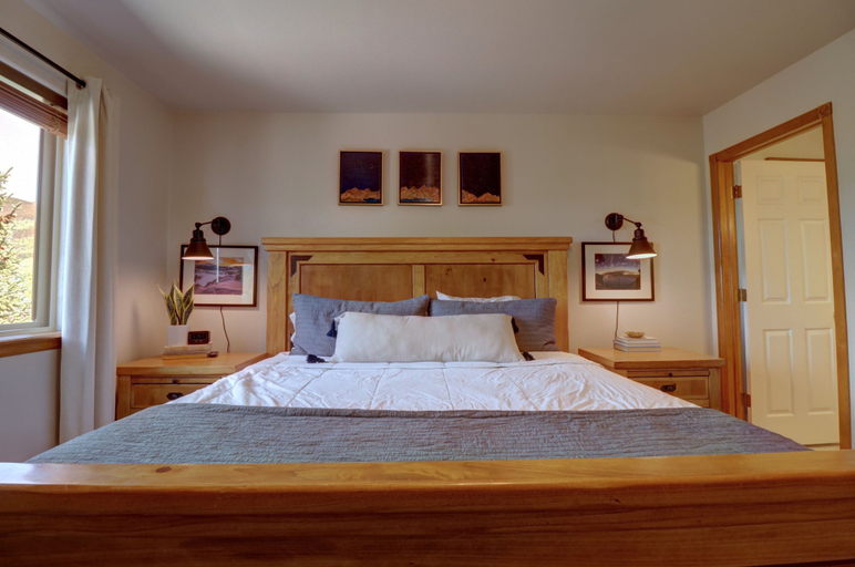 Room 4, 122 Lookout Ridge 2 Bedroom Townhouse, Summit