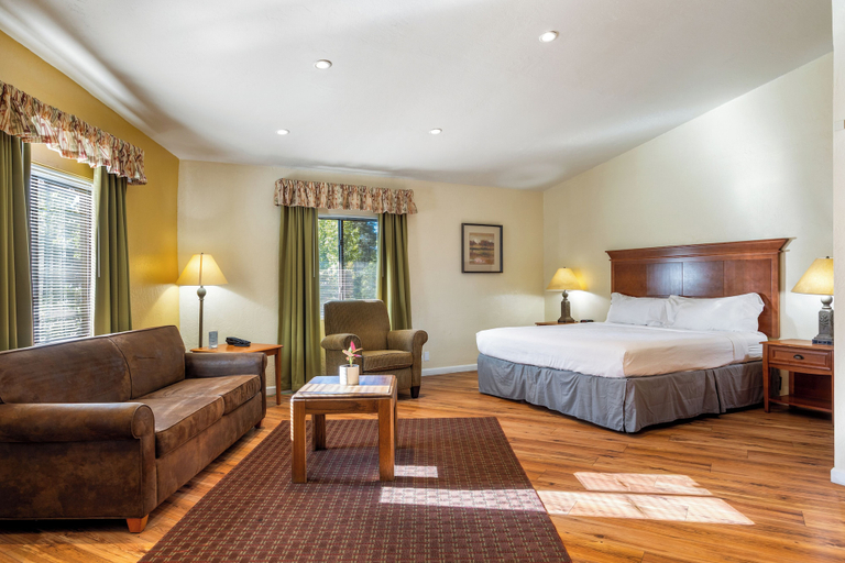 Bedroom 3, Roundhouse Resort, Navajo