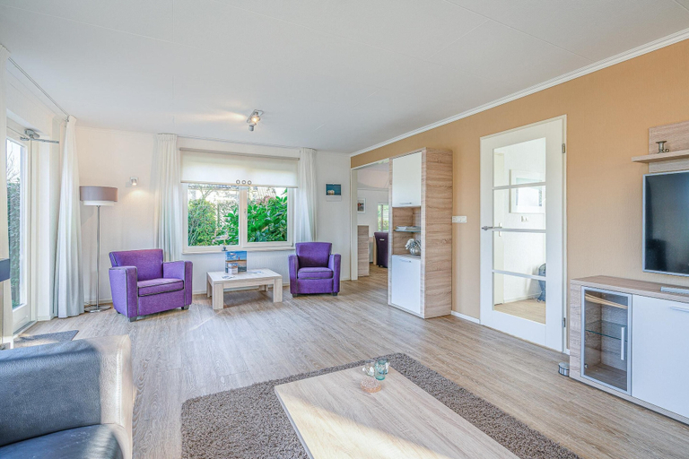 Living room 2, Charming villa with spacious garden on the water, Texel