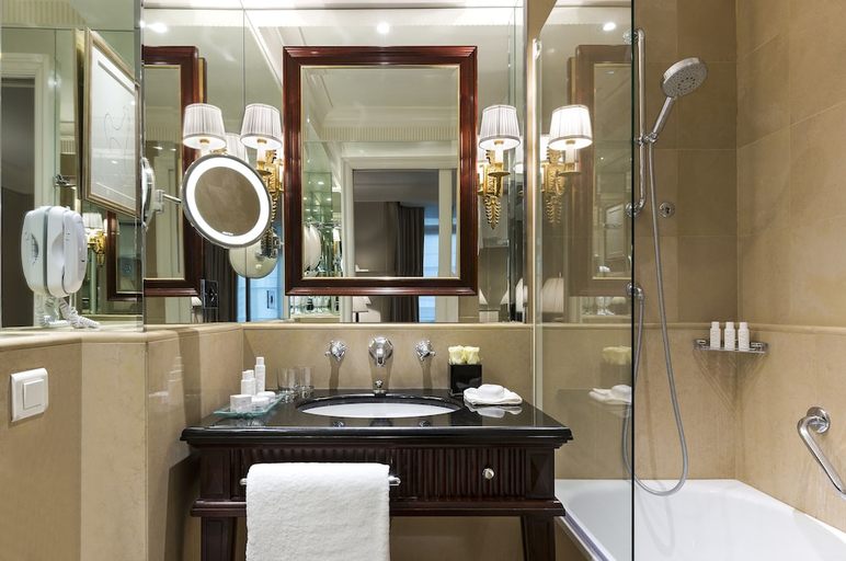 Bathroom, Hôtel Francois 1er, Paris