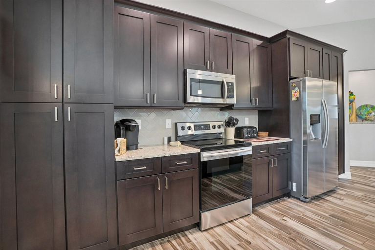 Private kitchen 4, Deep Creek 3 Bedroom Private Pool and Spa Home 3 Home, Charlotte
