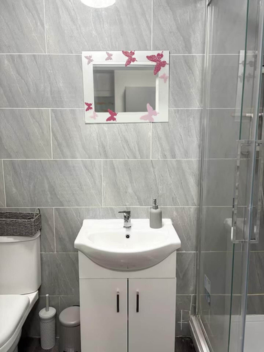Bathroom 5, 2 Bed Flat - Sleeps 3 - Parking - Wifi, South Tyneside