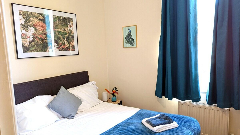 Bedroom 2, Warwick Place Apartments, Warwickshire