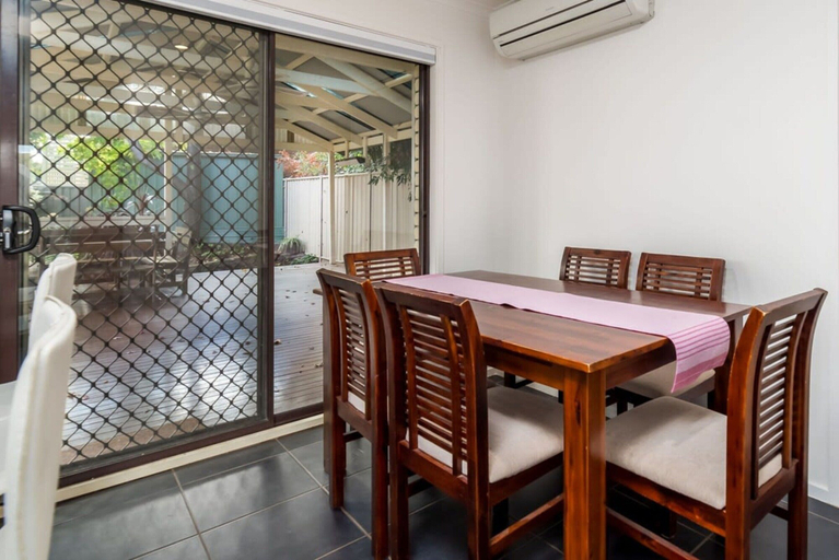 Dining, Spacious and Restful Holiday Home With Backyard, Canberra