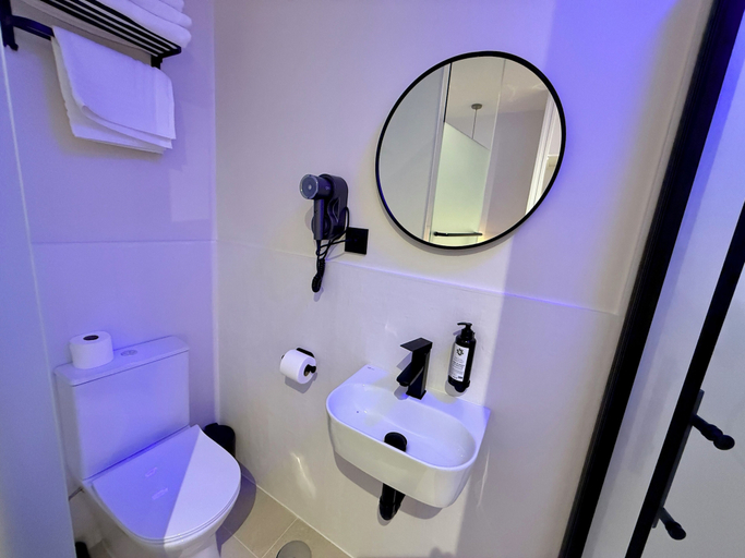 Bathroom 4, MuchoMadrid, Madrid