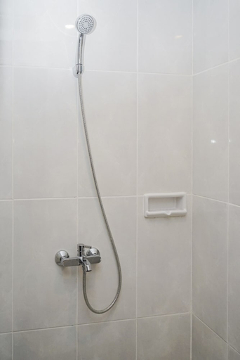 Bathroom 2, Comfort And Homey Studio Room At Serpong Garden Apartment, Tangerang