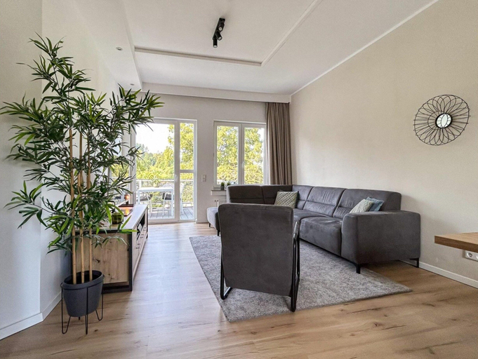 Living room 3, Moderne Ferienwohnung mit Balkon in Zuschen, Hochsauerlandkreis