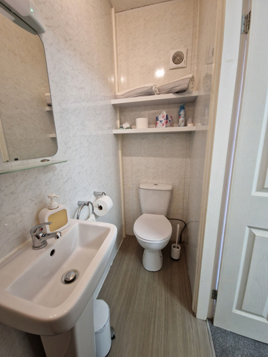 Bathroom 4, Ambassador Guest House, Torbay