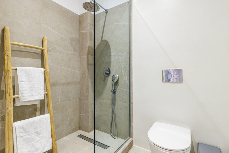 Bathroom, Aperitton, Thessaly