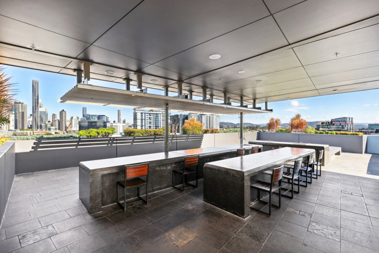 View from property, Elegant Inner-city 1-bed With Rooftop Dining, Fortitude Valley