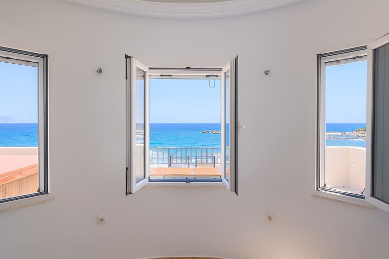 Room 5, Beachfront Ela Luxury Stay With Jacuzzi Views, Attica